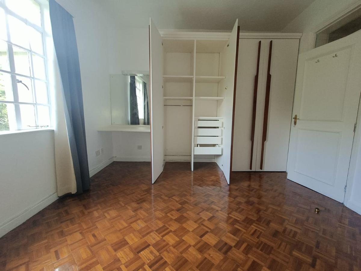 4 Bed Apartment with En Suite in Muthaiga - 9