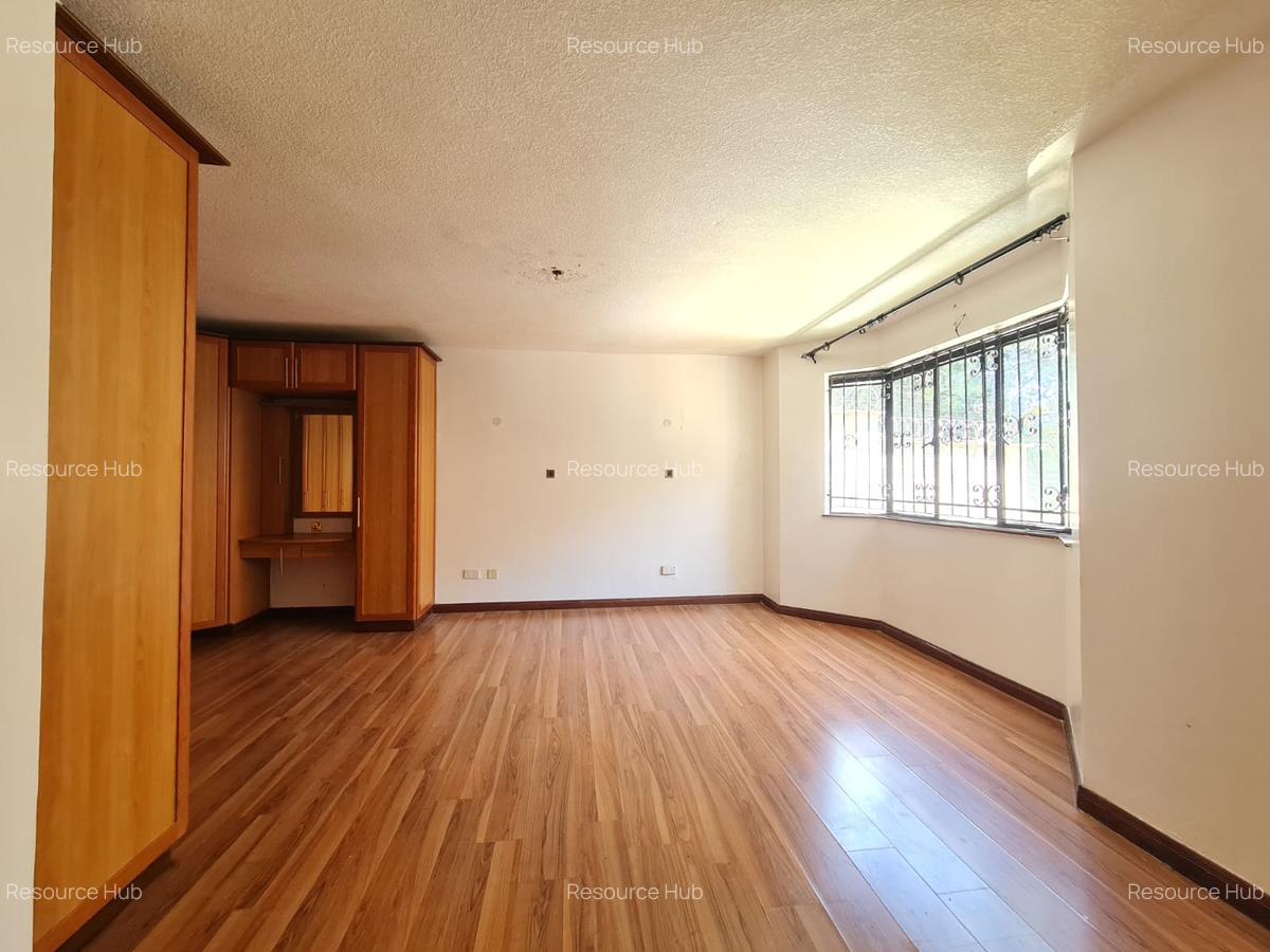 4 Bed Townhouse with En Suite at Off Brooke Side Drive - 8