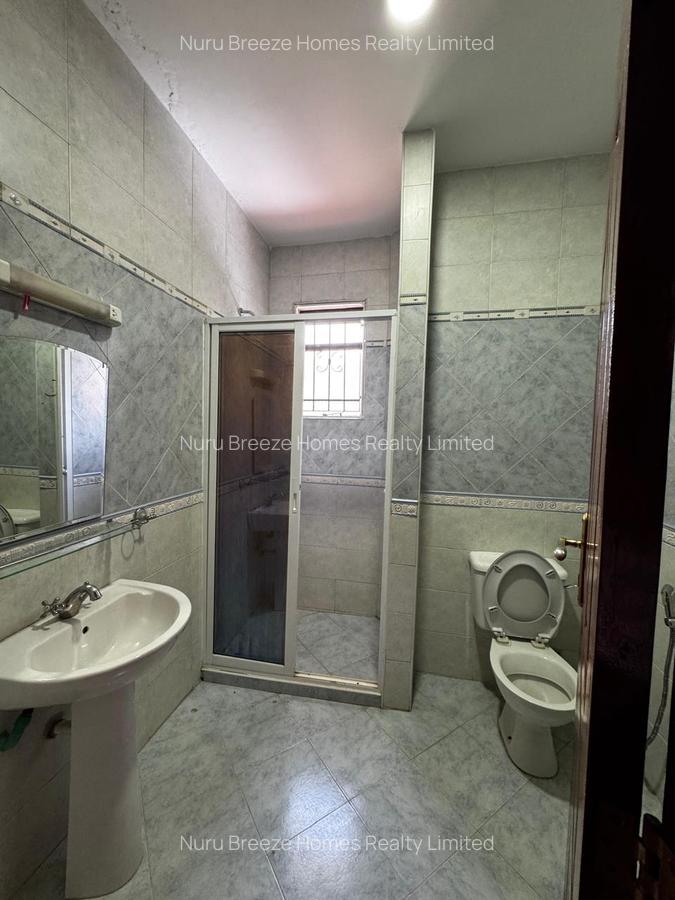 4 Bed Townhouse with En Suite in Brookside - 5