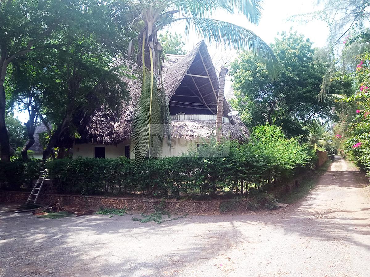 2 Bed House with En Suite in Malindi - 1