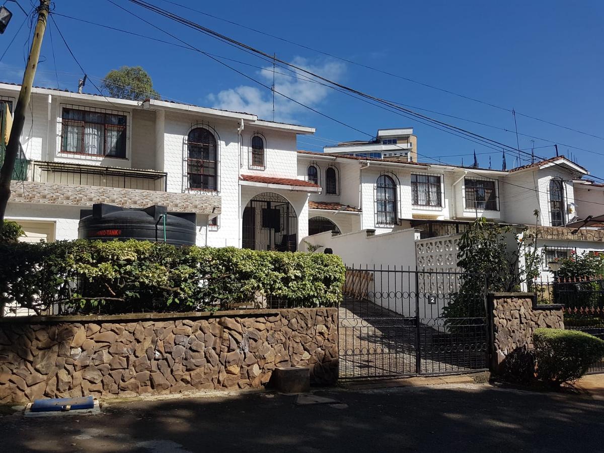 3 bed townhouse with en suite at lavington