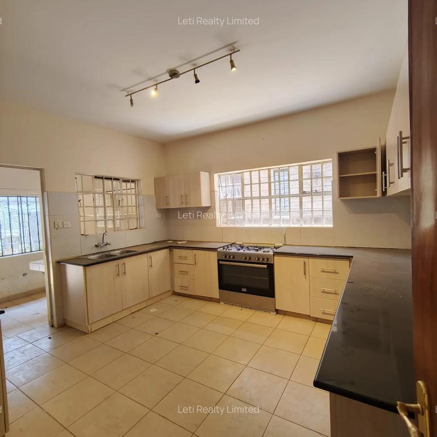 5 Bed Townhouse with En Suite in Kileleshwa - 10