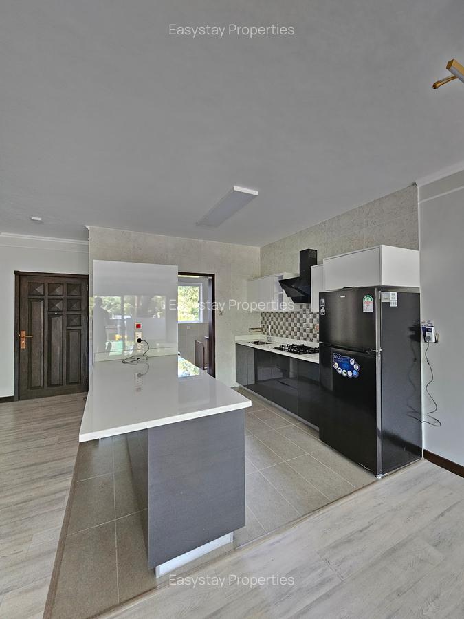 2 Bed Apartment with En Suite in Riverside - 3