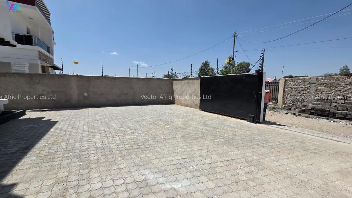 4 Bed Townhouse with En Suite in Kitengela - 12