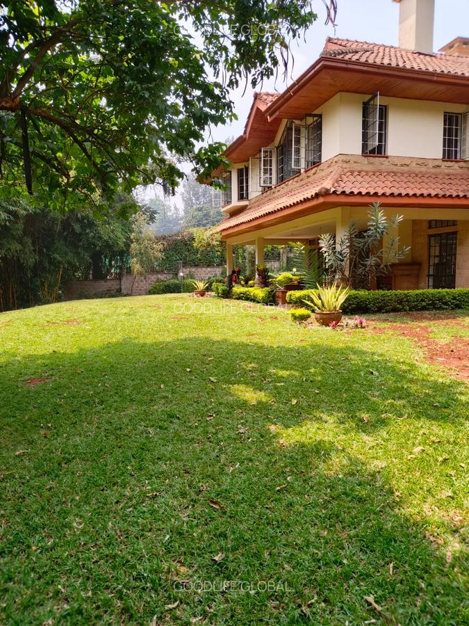 5 Bed House with En Suite at Rosslyn - 2