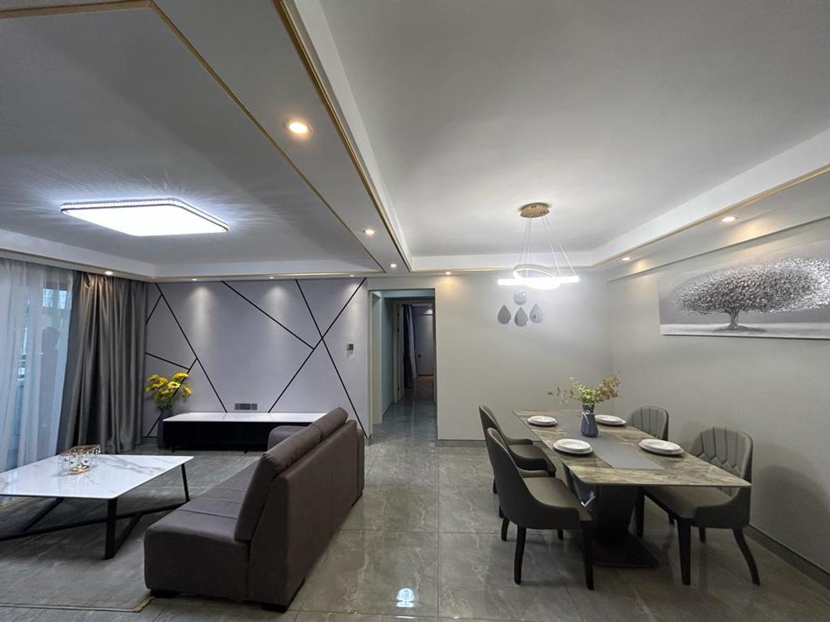 Furnished 2 Bed Apartment with En Suite at Padmore Road - 4