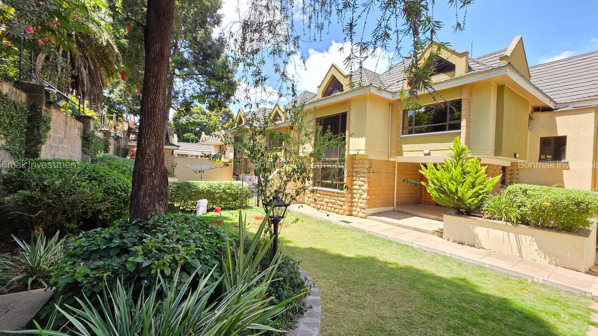 5 Bed Townhouse with En Suite at Lavington Green - 14