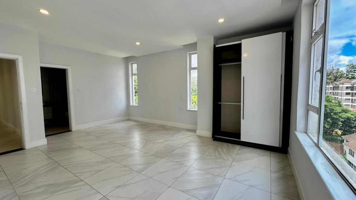 3 Bed Apartment with En Suite at Westlands - 12