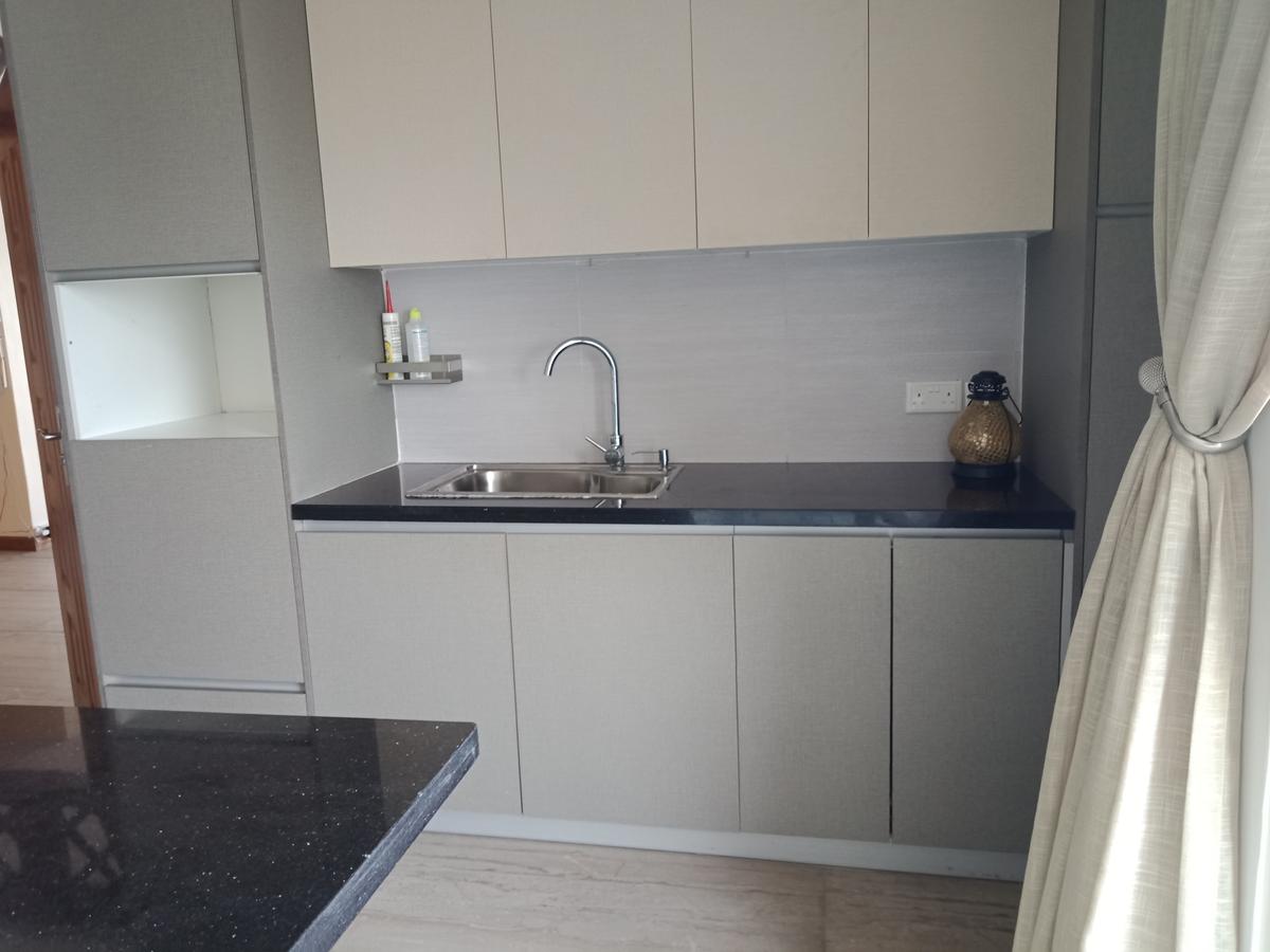 2 Bed Apartment with En Suite at Exit 2 - 7