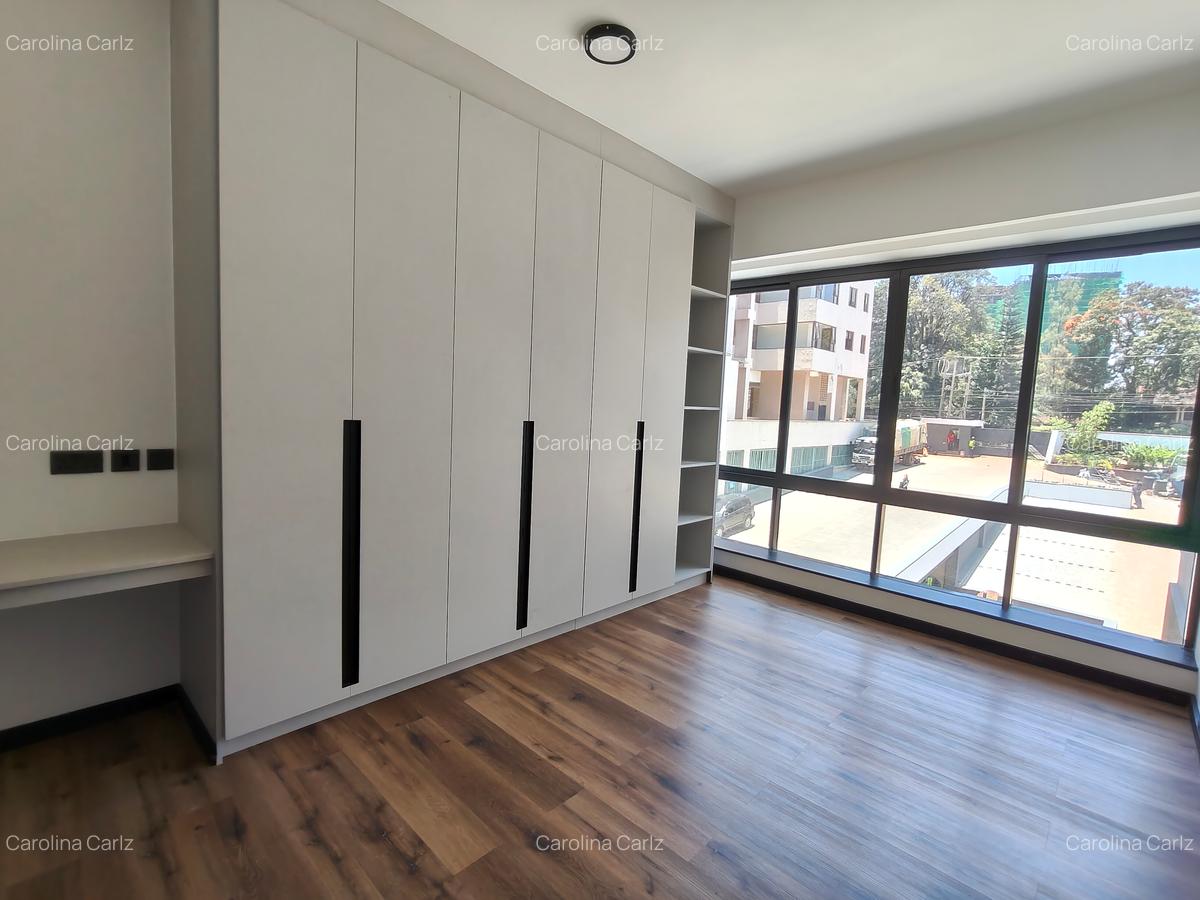 2 Bed Apartment with En Suite at Peponi Road - 5