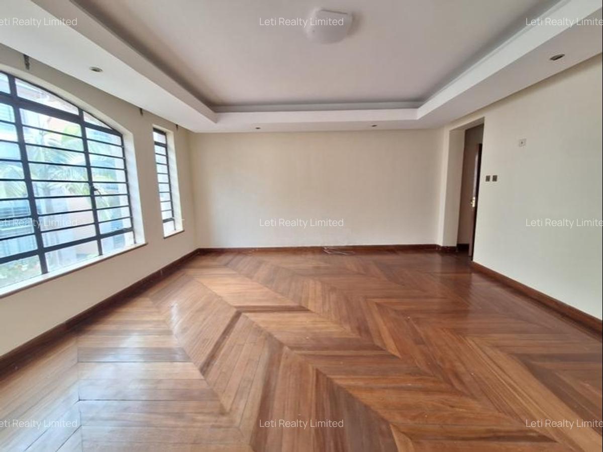 5 Bed Townhouse with En Suite in Lavington - 7