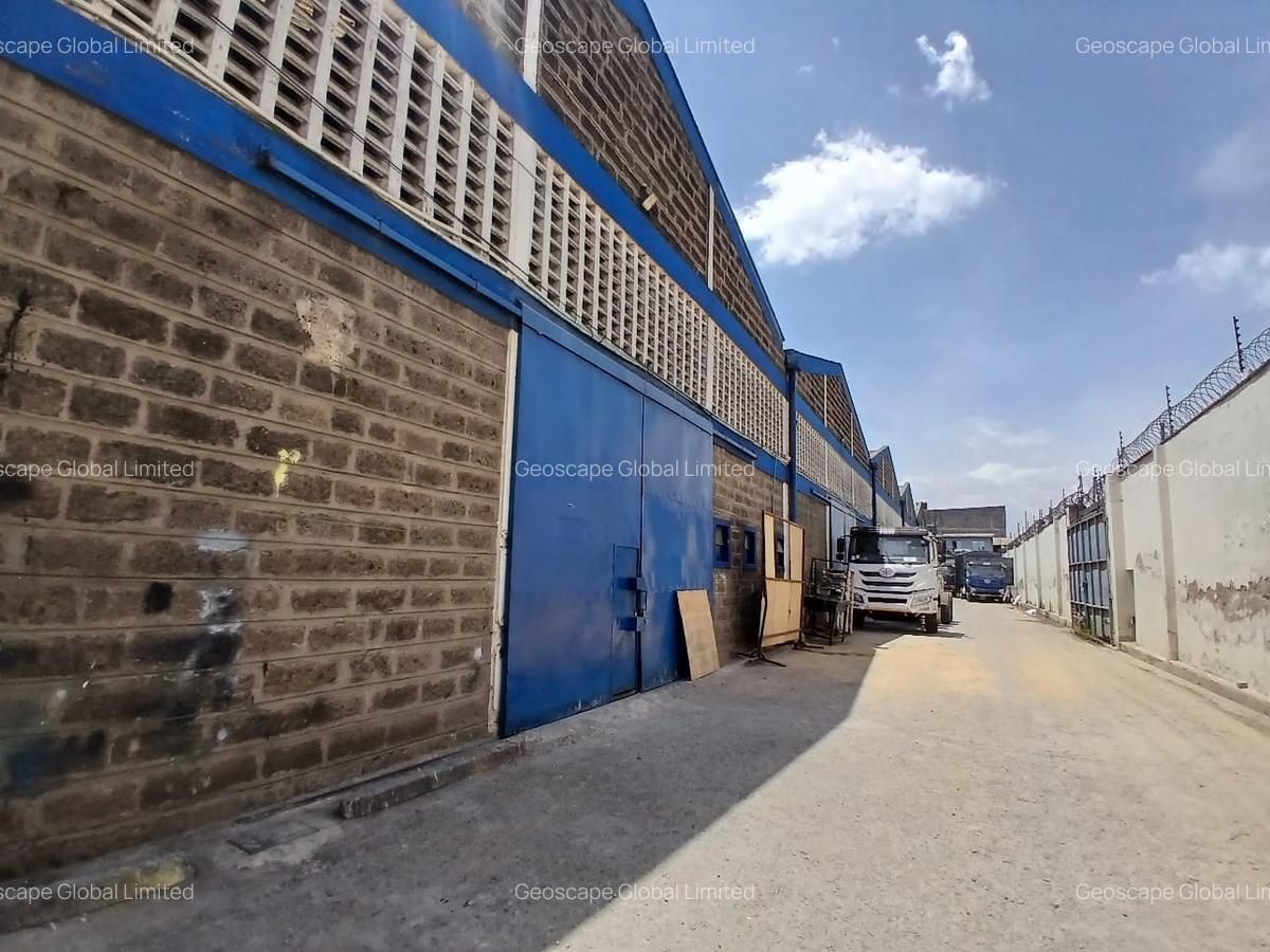 5,000 ft² Warehouse with Backup Generator in Industrial Area - 1