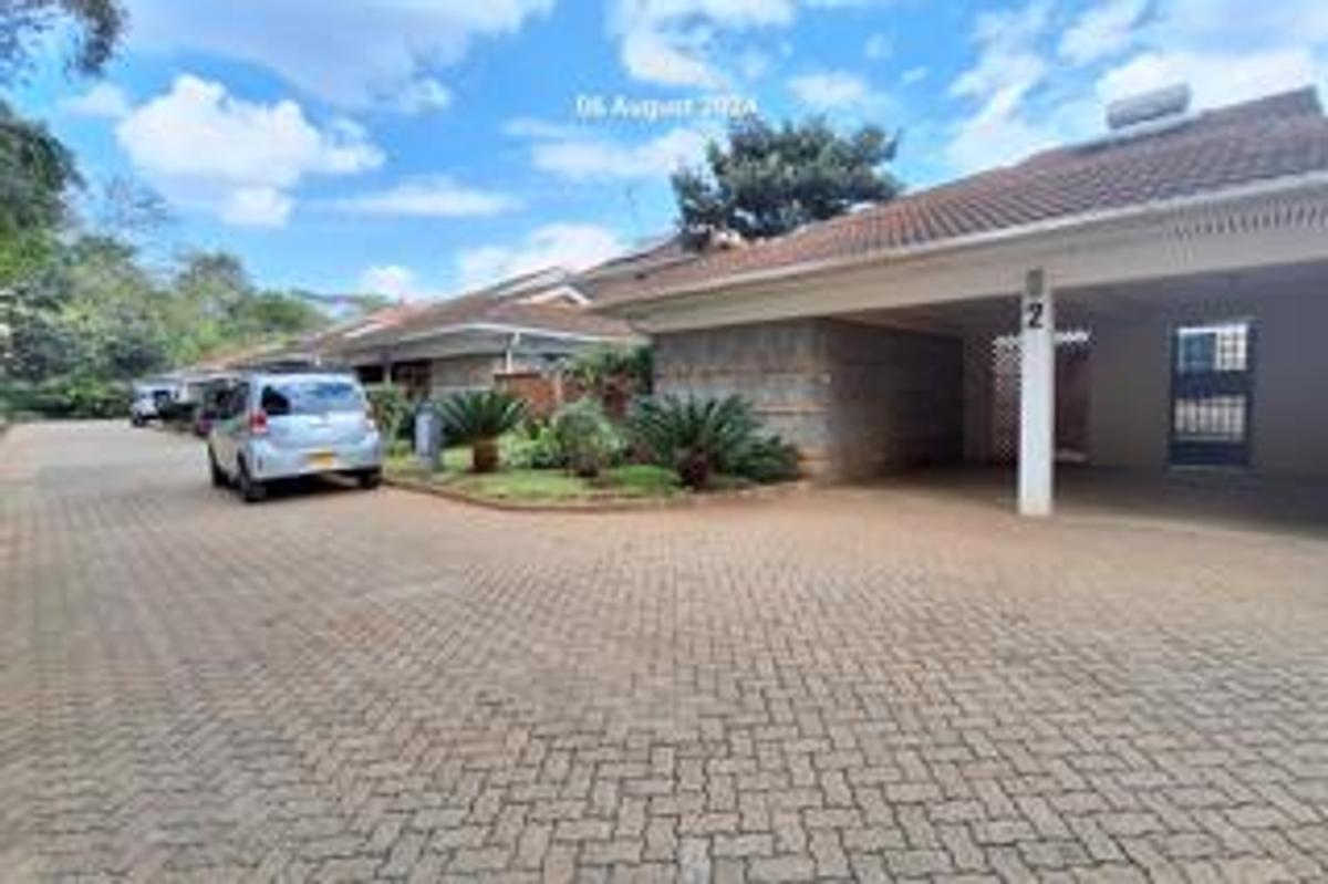 4 Bed Townhouse with En Suite at Lavington Green - 5