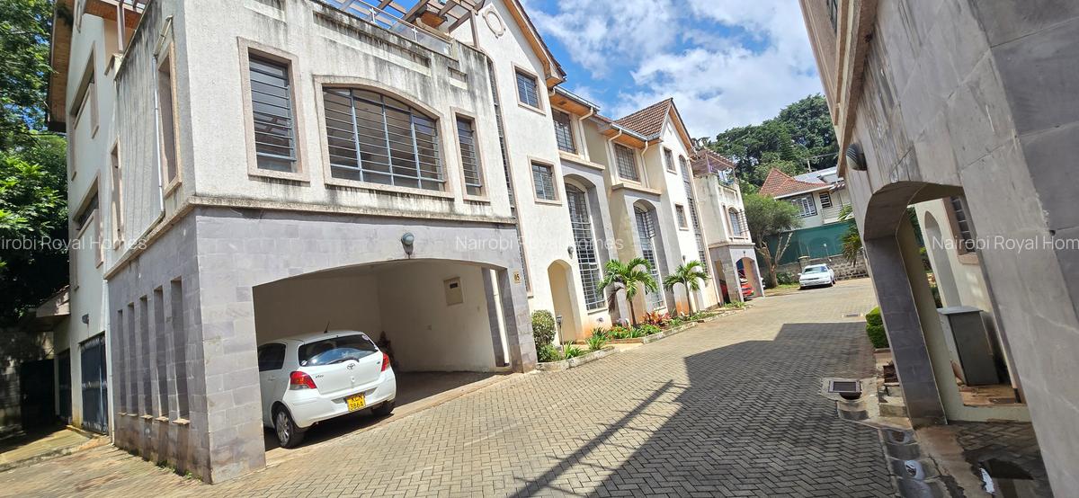 5 Bed Townhouse with En Suite at Lavington Convent Drive - 2