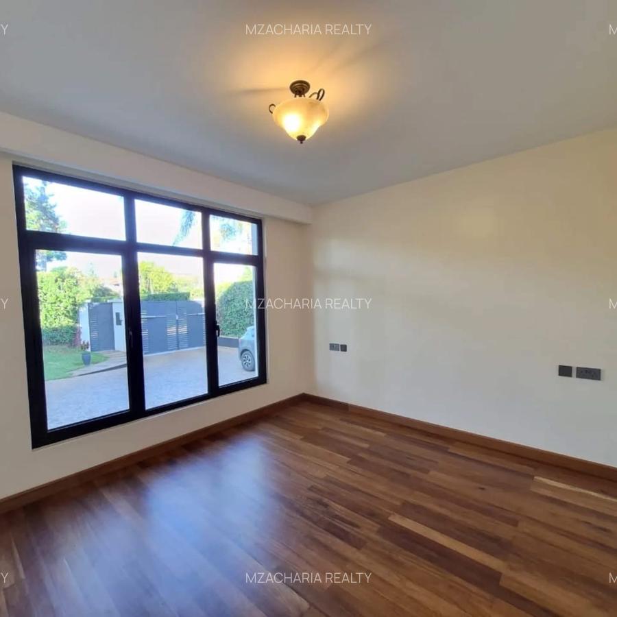 5 Bed Villa with En Suite in Runda - 18