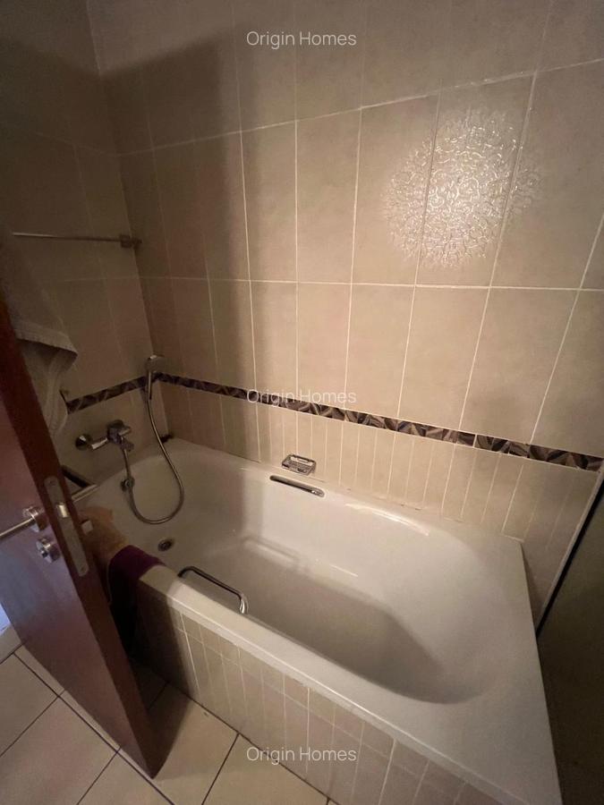 3 Bed Apartment with En Suite at Riverside Drive - 14