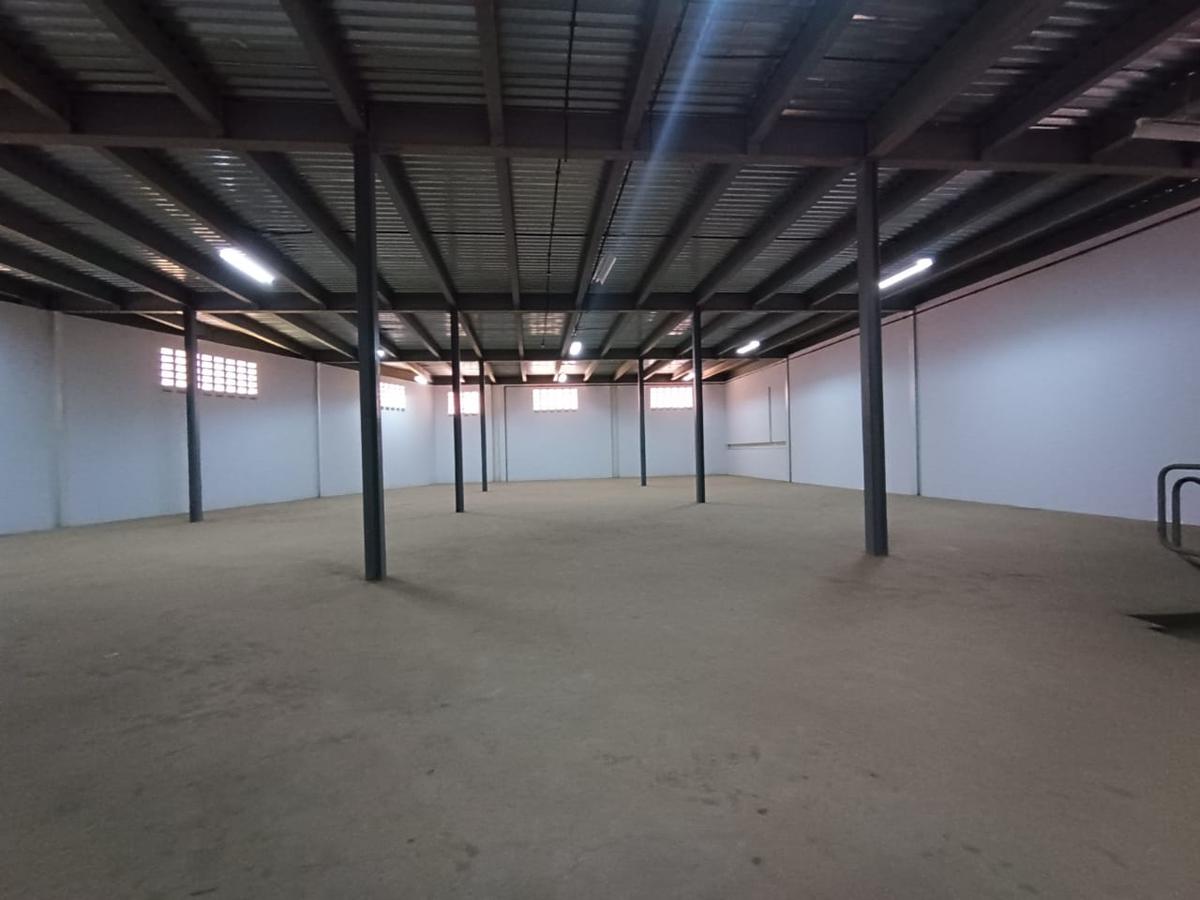 17,000 ft² Warehouse with Service Charge Included in Ruaraka - 9