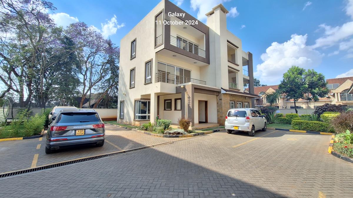 5 Bed Townhouse with En Suite at Mugumo Road - 4