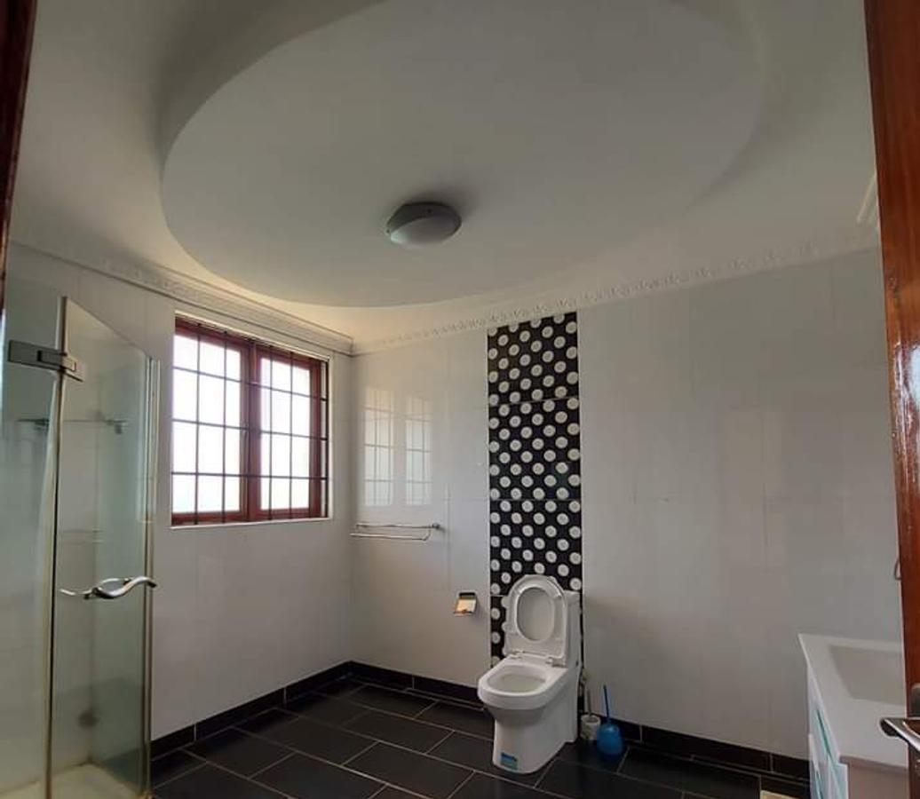 5 Bed Townhouse with En Suite in Runda - 5