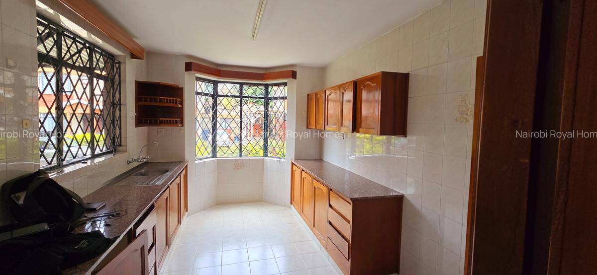 4 Bed Townhouse with En Suite at Convent Drive - 3