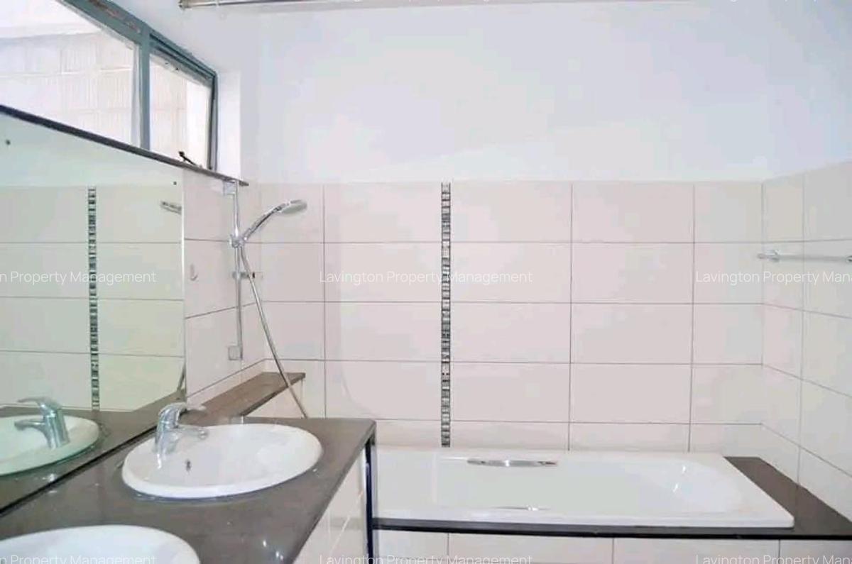 4 Bed Townhouse with En Suite at Lavington Green - 11