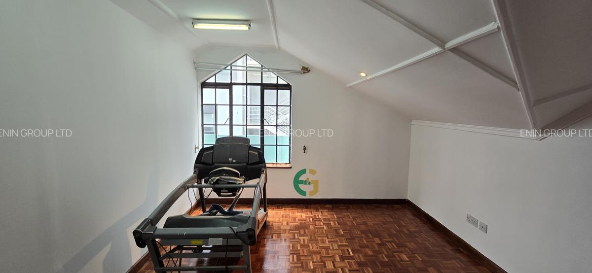 4 Bed Townhouse with En Suite at Mugumo Road - 9