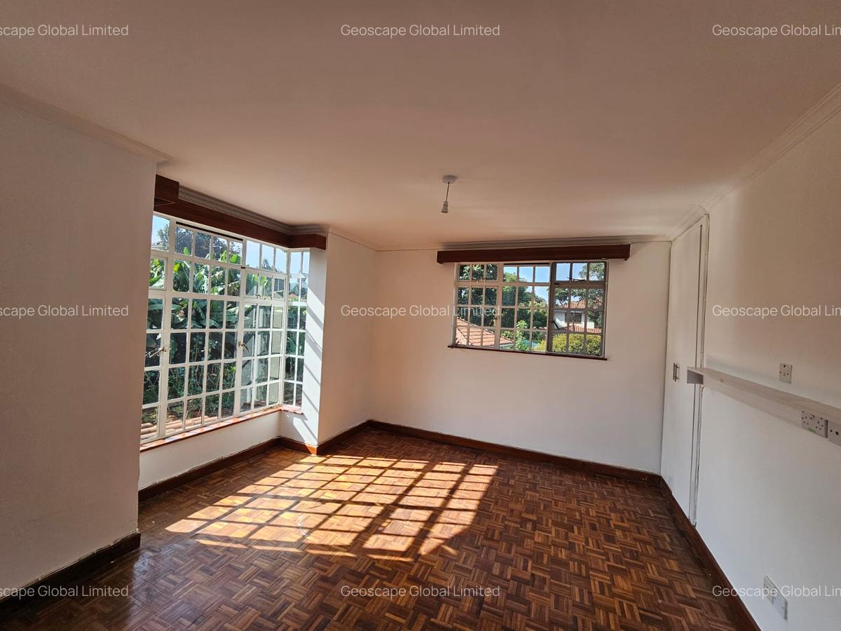 4 Bed House with En Suite in Nyari - 12