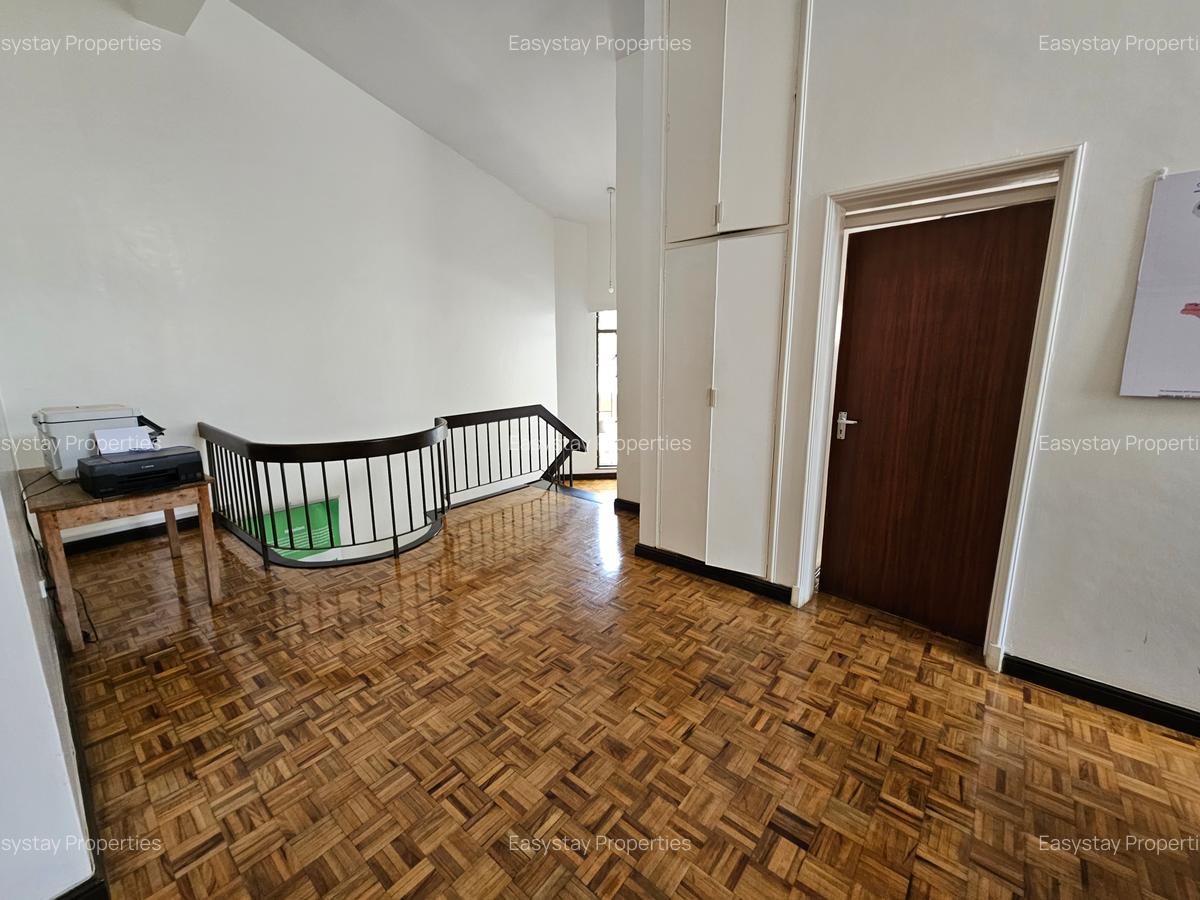 5 Bed House with En Suite in Westlands Area - 14