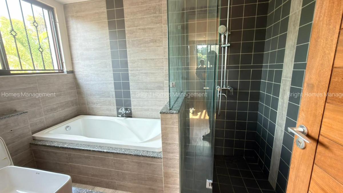 4 Bed Villa with En Suite in Lavington - 7