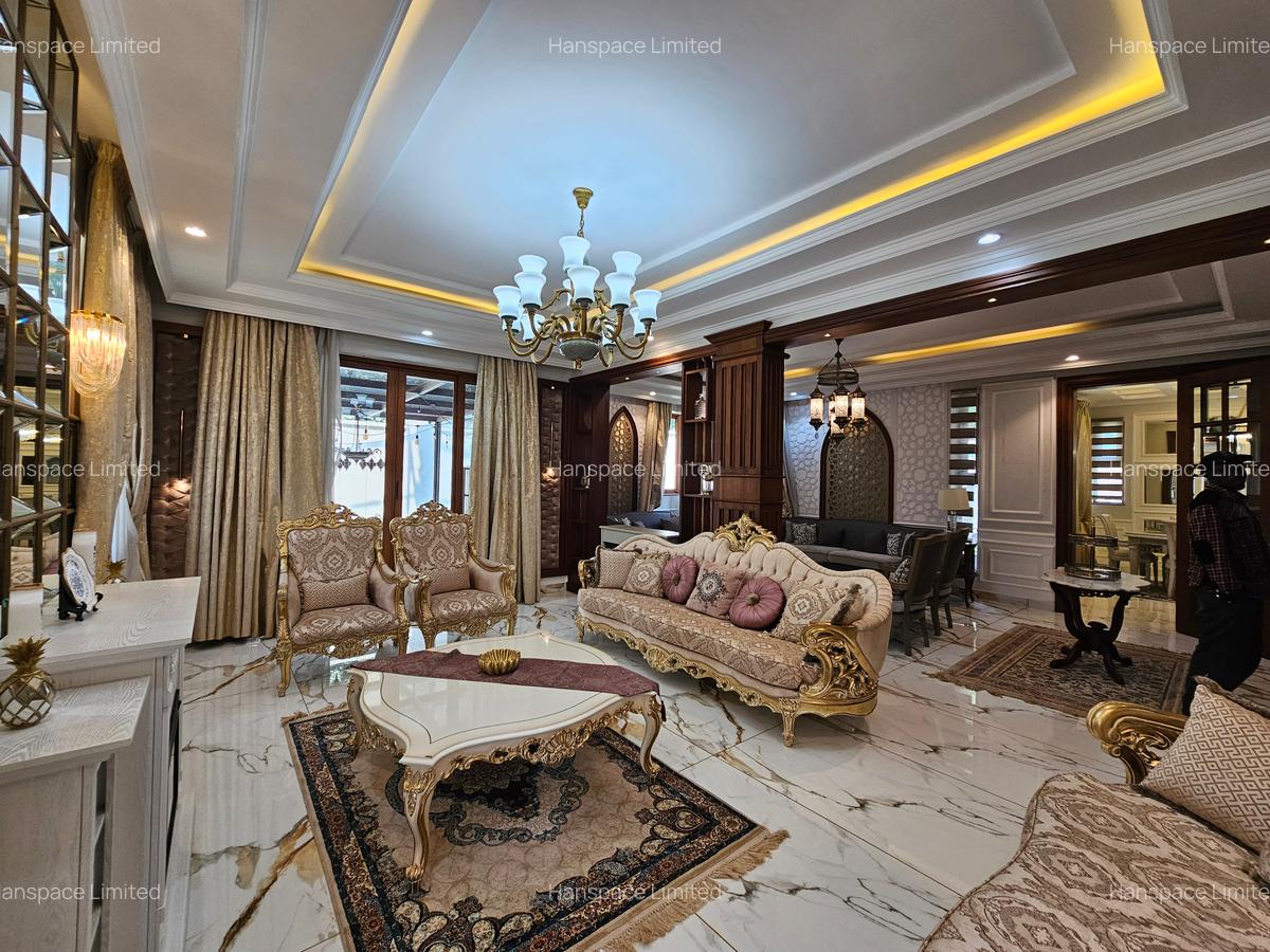 6 Bed Villa with En Suite in Lavington - 4