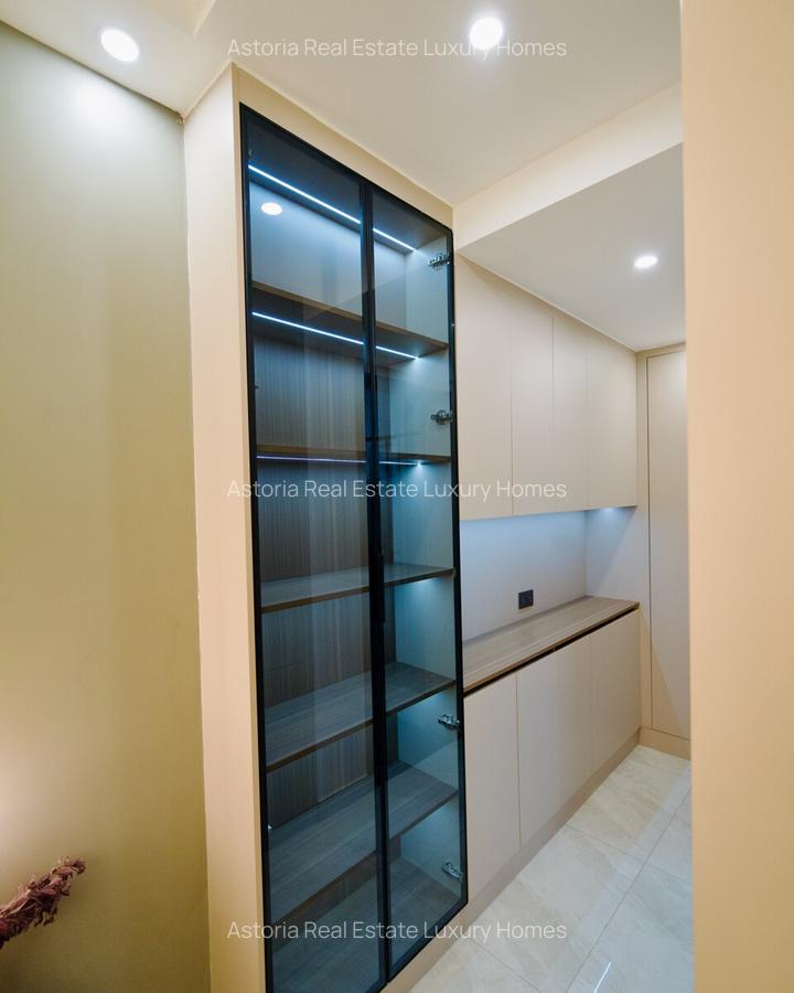 3 Bed Apartment with En Suite at 2026-108 - 1