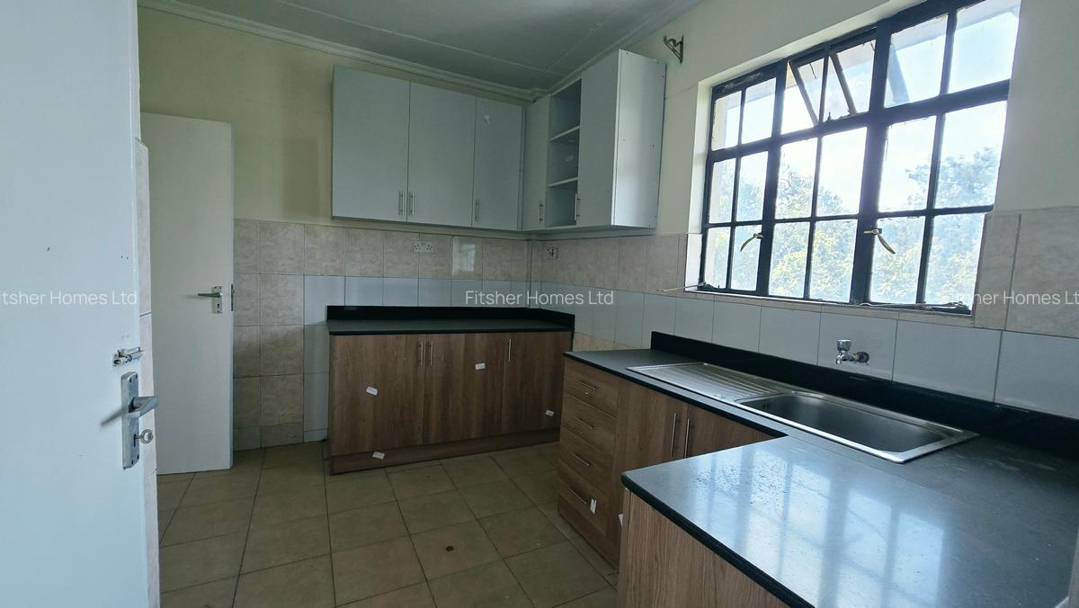 3 Bed Apartment with Borehole in Ngara - 5