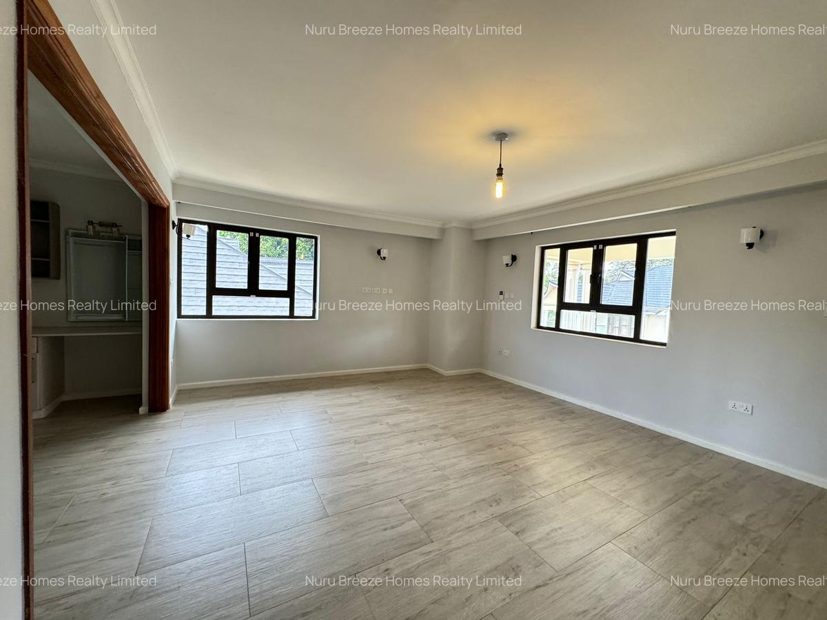 4 Bed Townhouse with En Suite in Lavington - 7