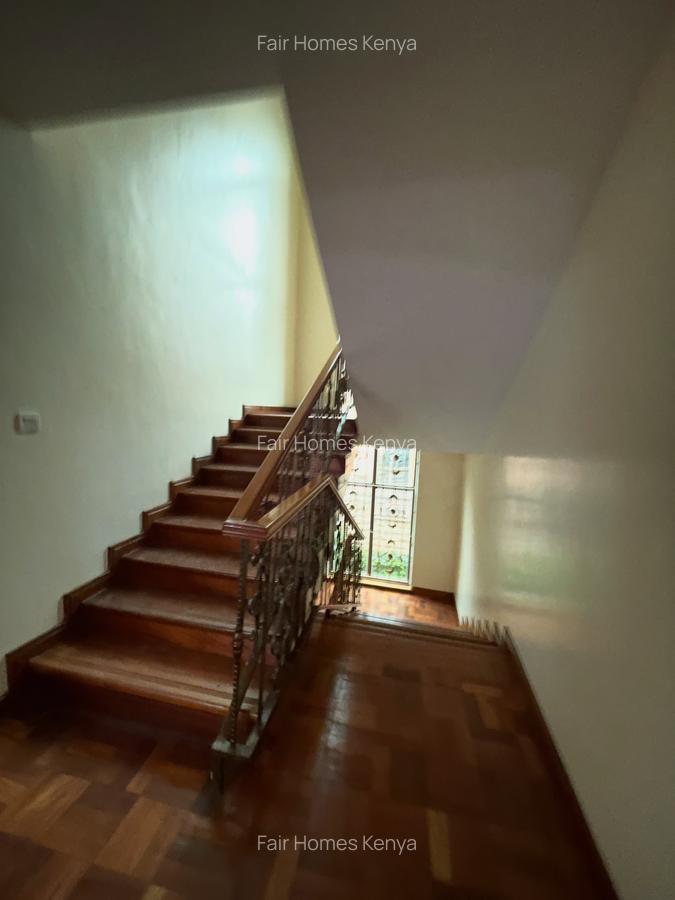5 Bed Townhouse with En Suite at Othaya Road - 14