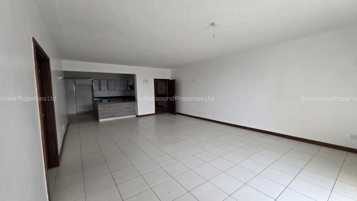 2 Bed Apartment with En Suite in Brookside - 6