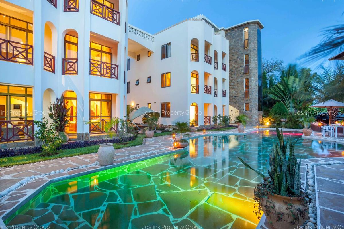 Serviced 2 Bed Apartment with En Suite at Mt Kenya - 13