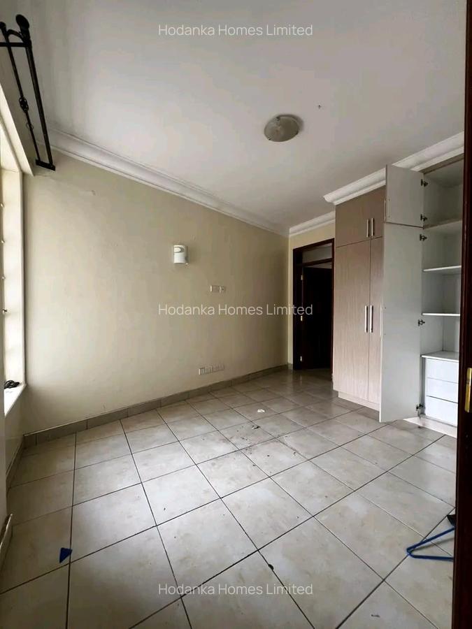 Serviced 2 Bed Apartment with En Suite in Kilimani - 12