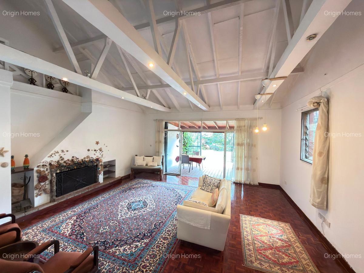 2 Bed House with En Suite at Loresho Crescent - 2