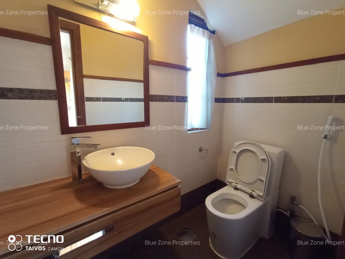 4 Bed Townhouse with En Suite at Windsor Ridgeways - 12