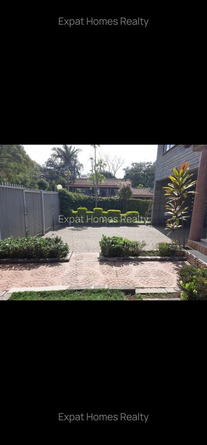 4 Bed House in Lavington - 2