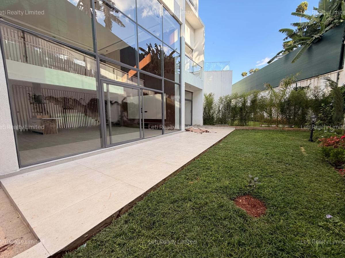 5 Bed Townhouse with En Suite in Lavington - 4