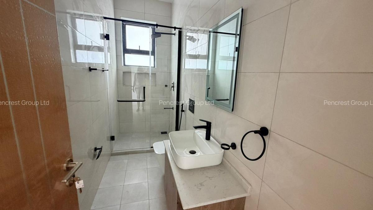 3 Bed Apartment with En Suite at Brookside - 14