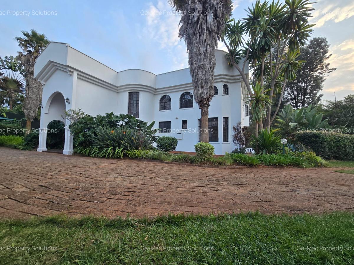 5 Bed House with En Suite in Nyari - 2