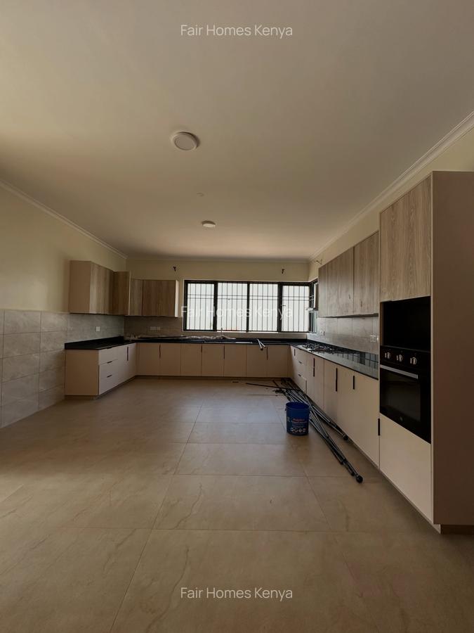 6 Bed Townhouse with En Suite at Kibagare Way - 3