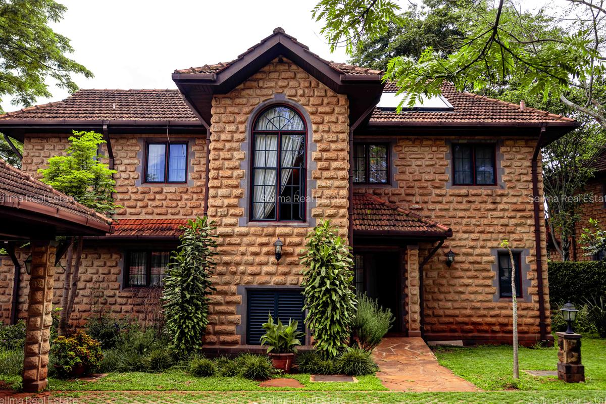 4 Bed House with En Suite at Windsor - 19