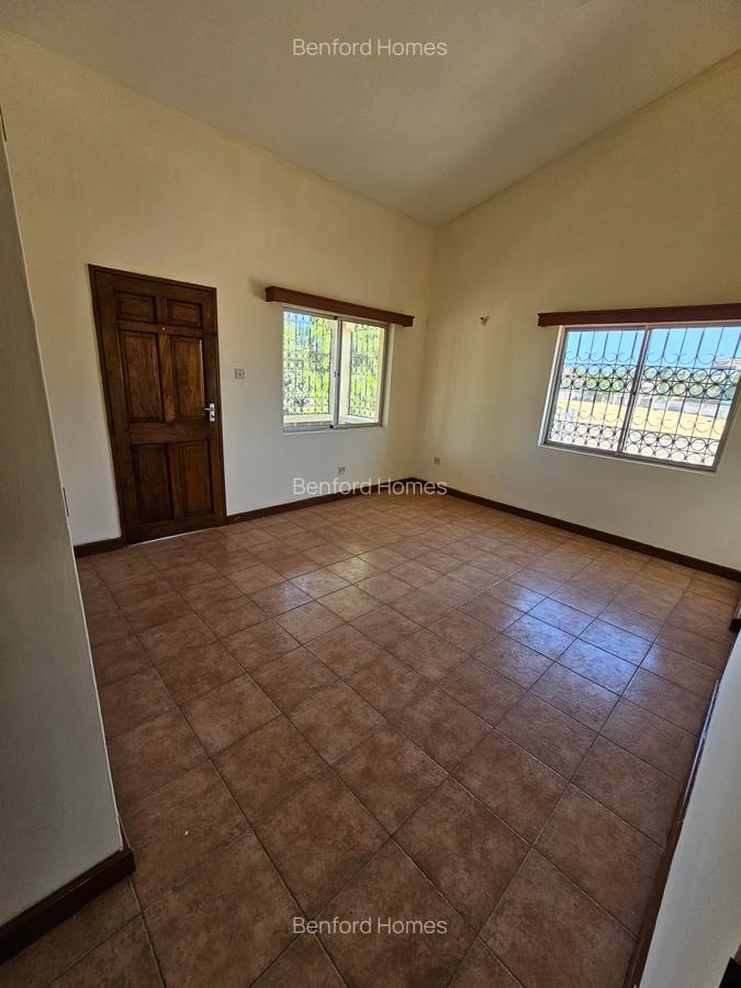 3 Bed Townhouse with En Suite at Nyali - 6