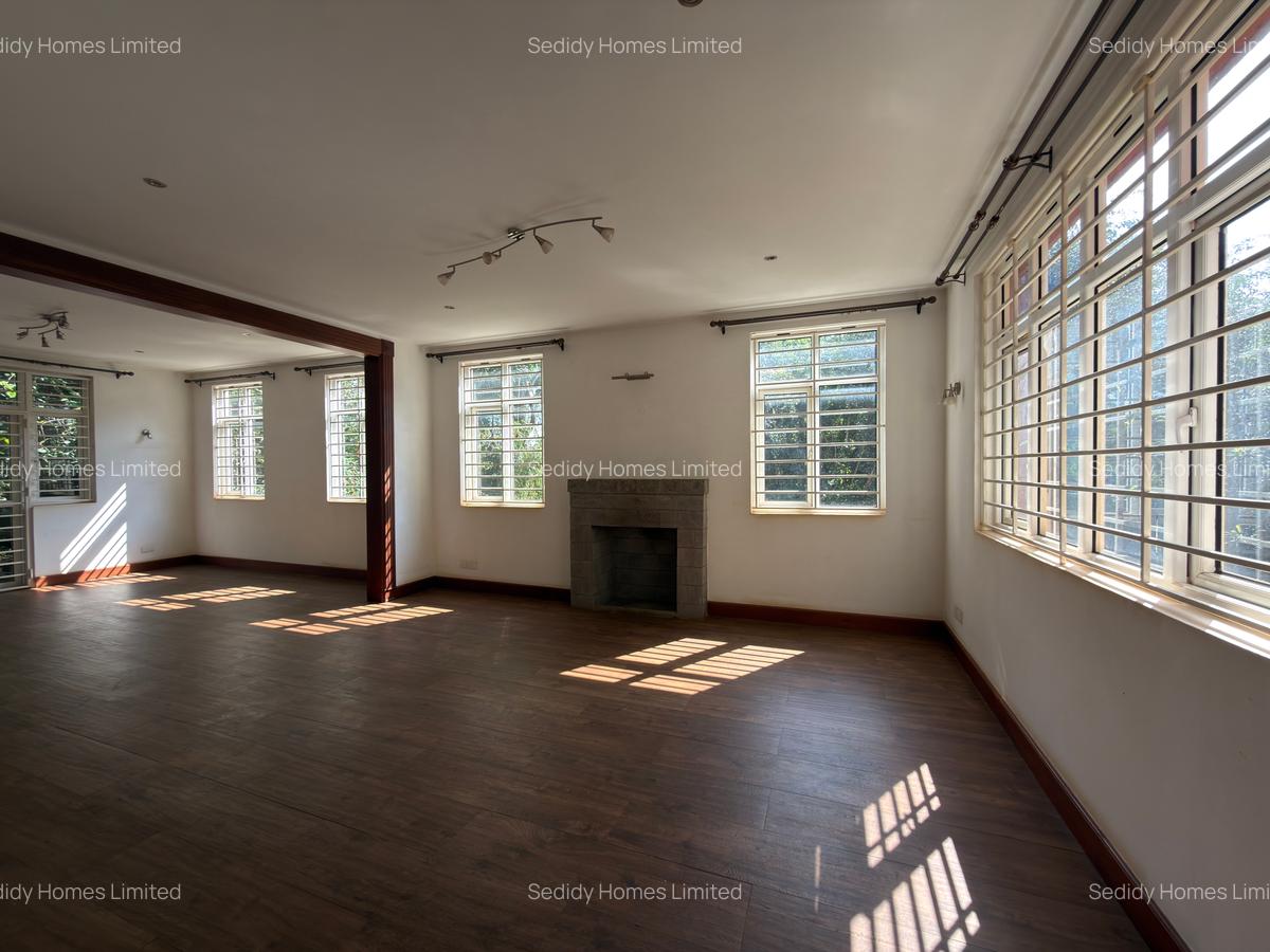 5 Bed Townhouse with En Suite in Rosslyn - 5