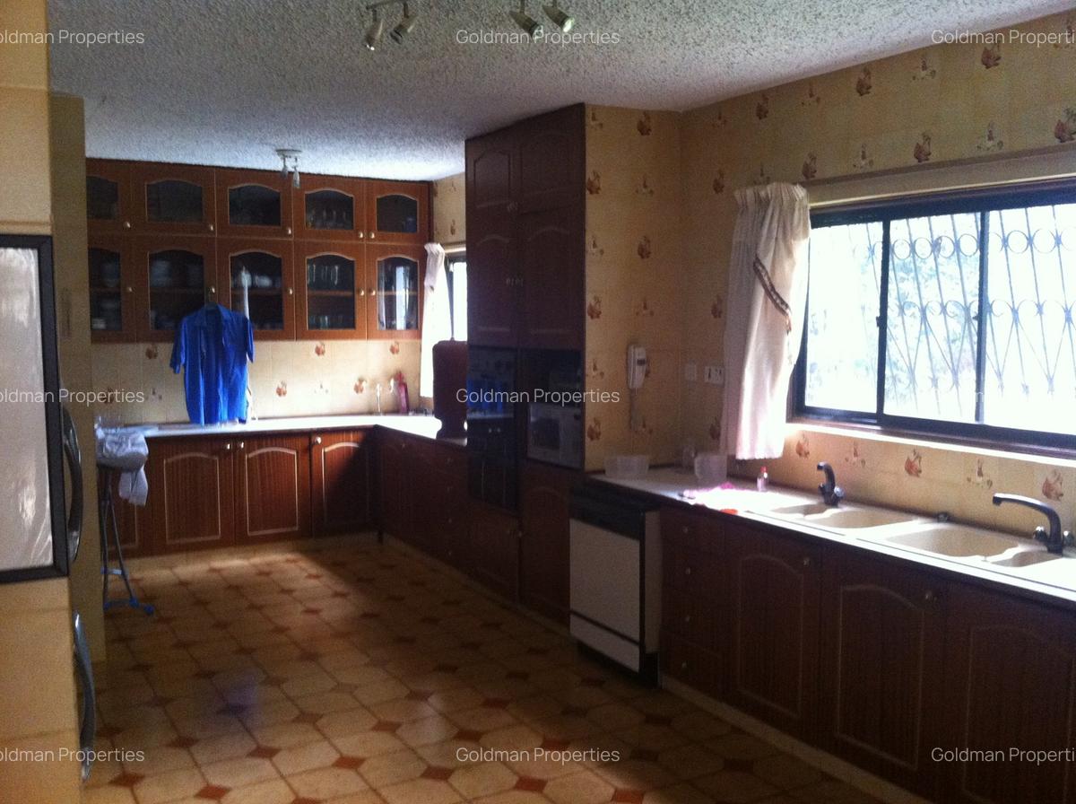 5 Bed House with En Suite at Muthaiga Road - 11