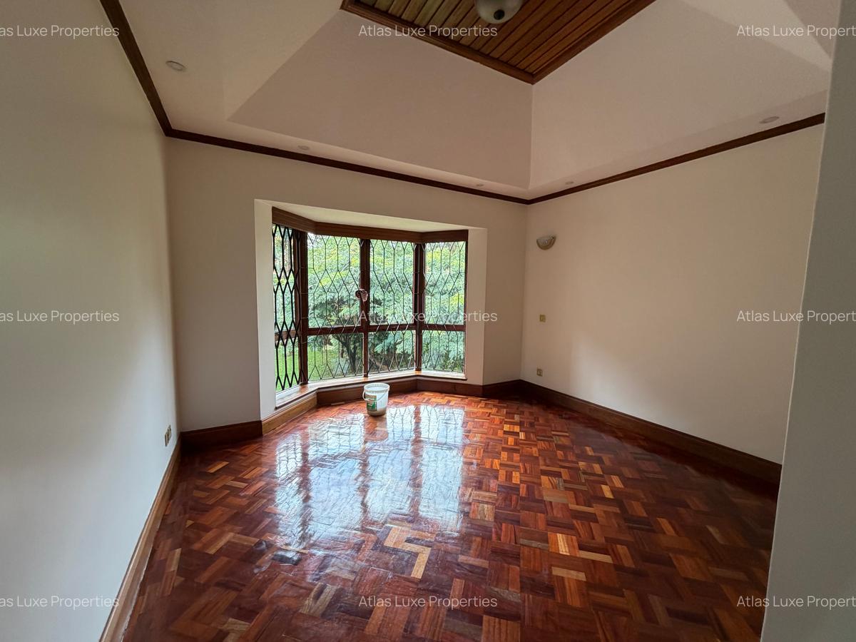 5 Bed Townhouse with En Suite at Old Runda - 10