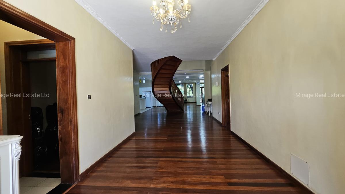 5 Bed Townhouse with En Suite in Gigiri - 10